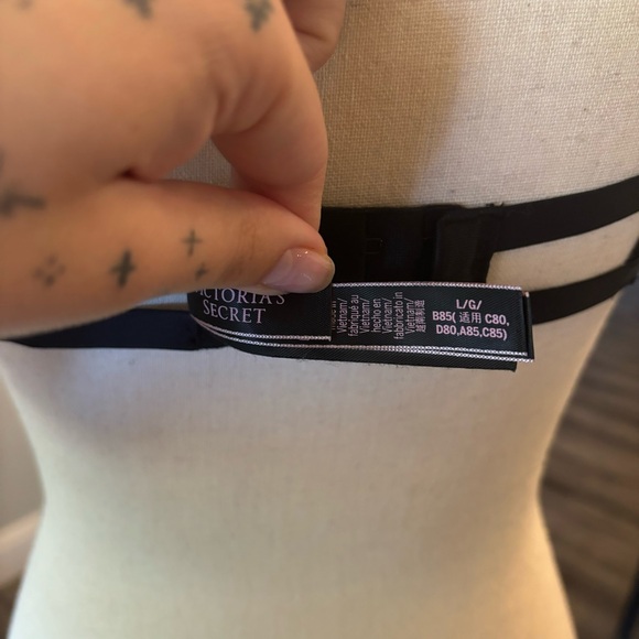 Victoria’s Secret Very Sexy Strappy Chain Bra - Picture 4 of 4